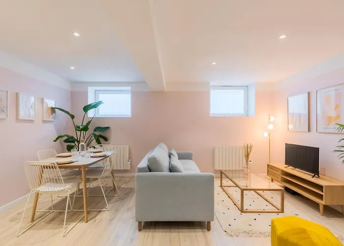 Renovated In Semi-basement & Hypercentre Appartamento *
