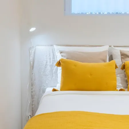 Renovated In Semi-basement & Hypercentre Lejlighed Lille