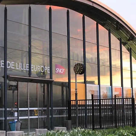 Lejlighed Renovated In Semi-basement & Hypercentre